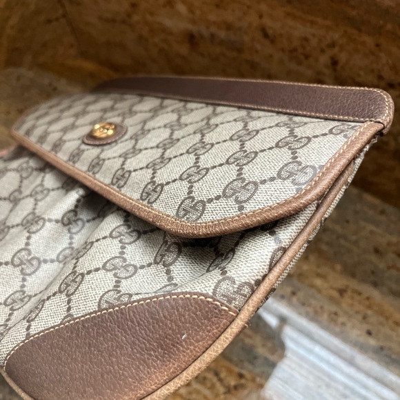 Authentic GUCCI clutch - Picture 4 of 15